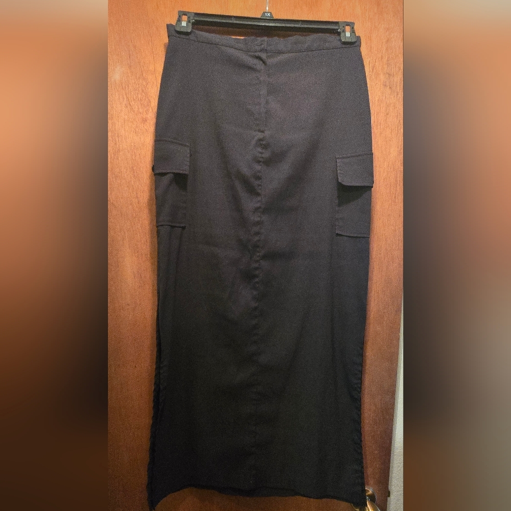 HOST PICK🎉🎊Forever 21 Black Cargo Pocket Maxi Skirt SzM - Picture 2 of 6